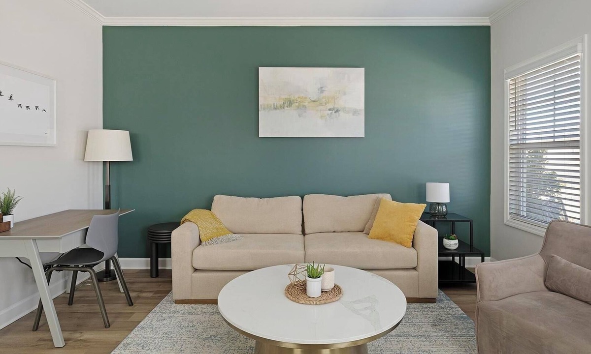 Huntsville Apartment | Landing | Amazing 2BD, Courtyard, Gym