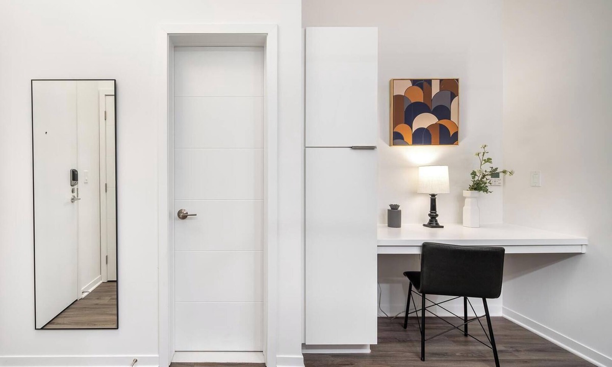 Downtown Kansas City Apartment | Landing | Amazing 2BD, Yoga Studio, Gym
