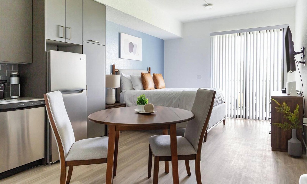 Golden Gate Apartment | Landing | Amazing Studio, Clubhouse, Courtyard