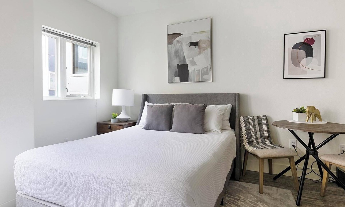 Pearl District Apartment | Landing | Amazing Studio, Gym, Courtyard