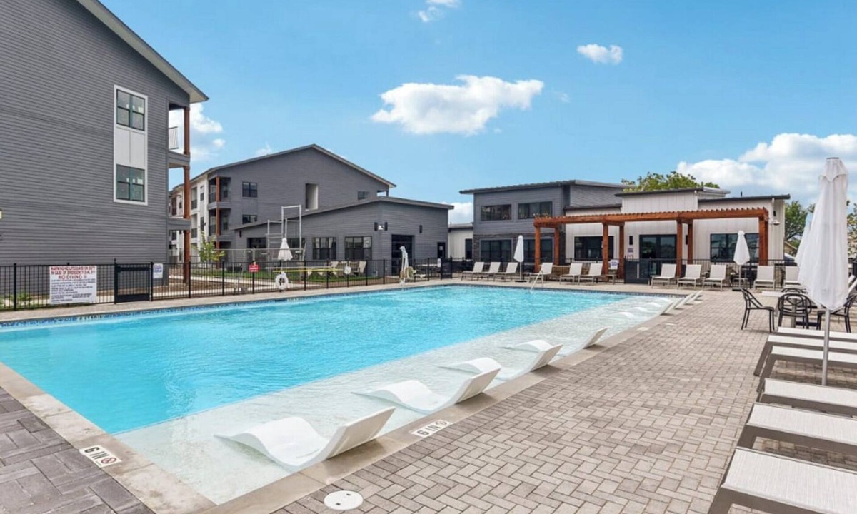 Seguin Apartment | Landing Apartments near Navarro ISD
