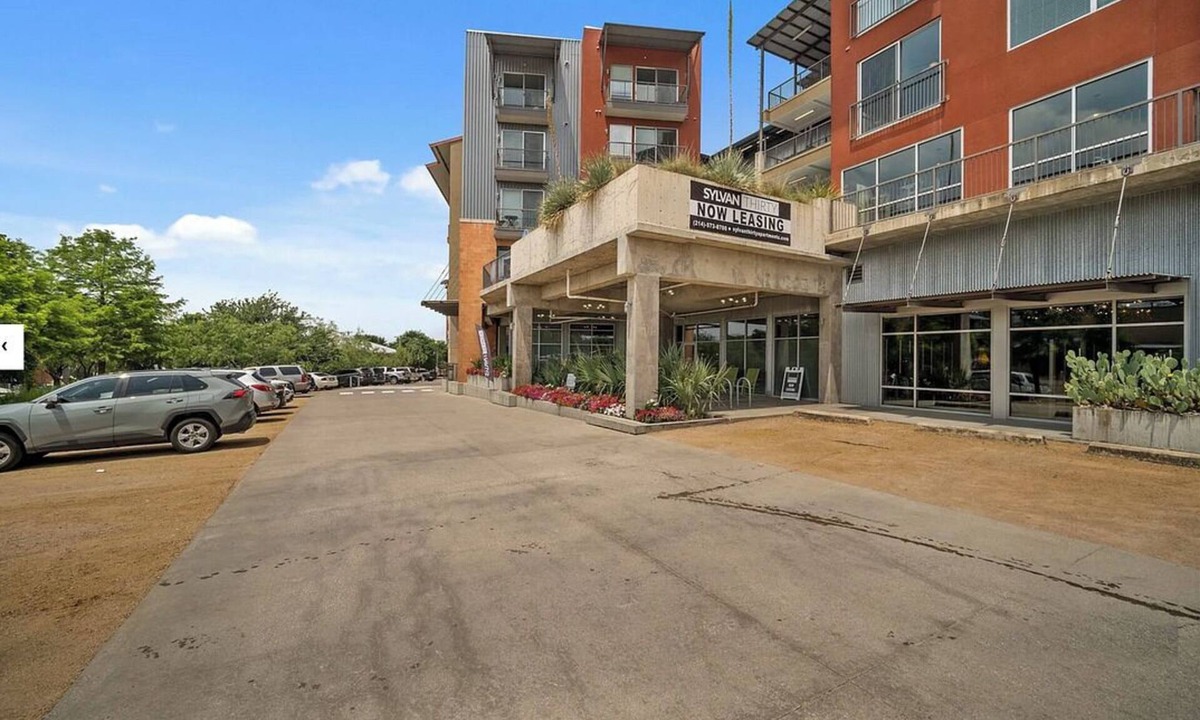 West Dallas Apartment | Landing at Lofts at Sylvan Thirty - 2 Bedrooms in East Oak Cliff