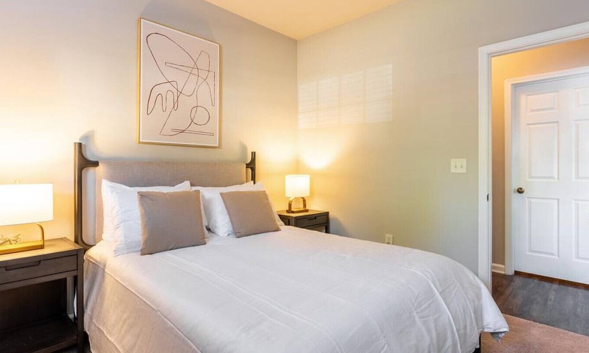Midlothian Apartment | Landing at Swift Creek Commons Apartments - 3 Bedrooms in Brandermill