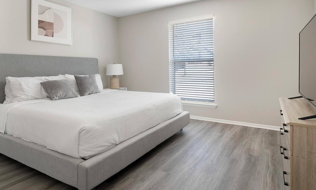 Homewood Apartment | Landing | Beautiful 1BD, Clubhouse, Pool