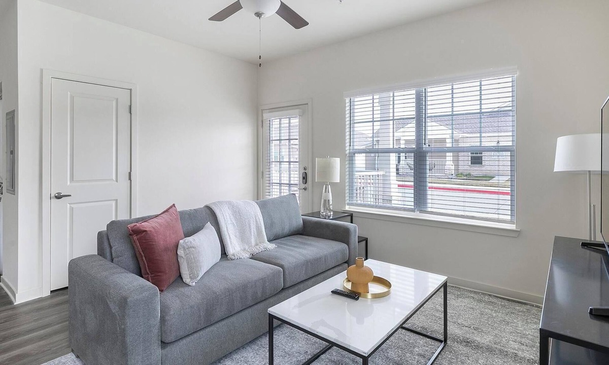 Fort Worth Apartment | Landing | Beautiful 1BD in North Fort Worth