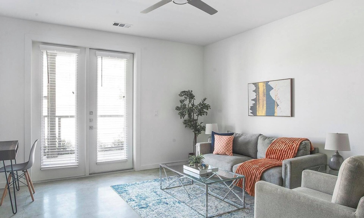 Austin Apartment | Landing | Beautiful 1BD, Clubhouse, Pool