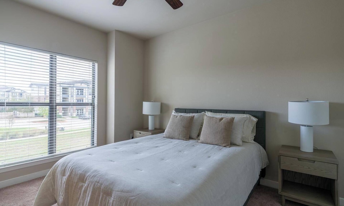 Katy Apartment | Landing | Beautiful 1BD, Gym, Courtyard