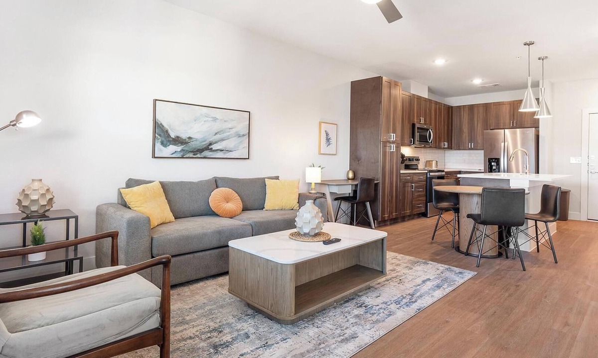 Seguin Apartment | Landing | Beautiful 1BD, Pool, Gym