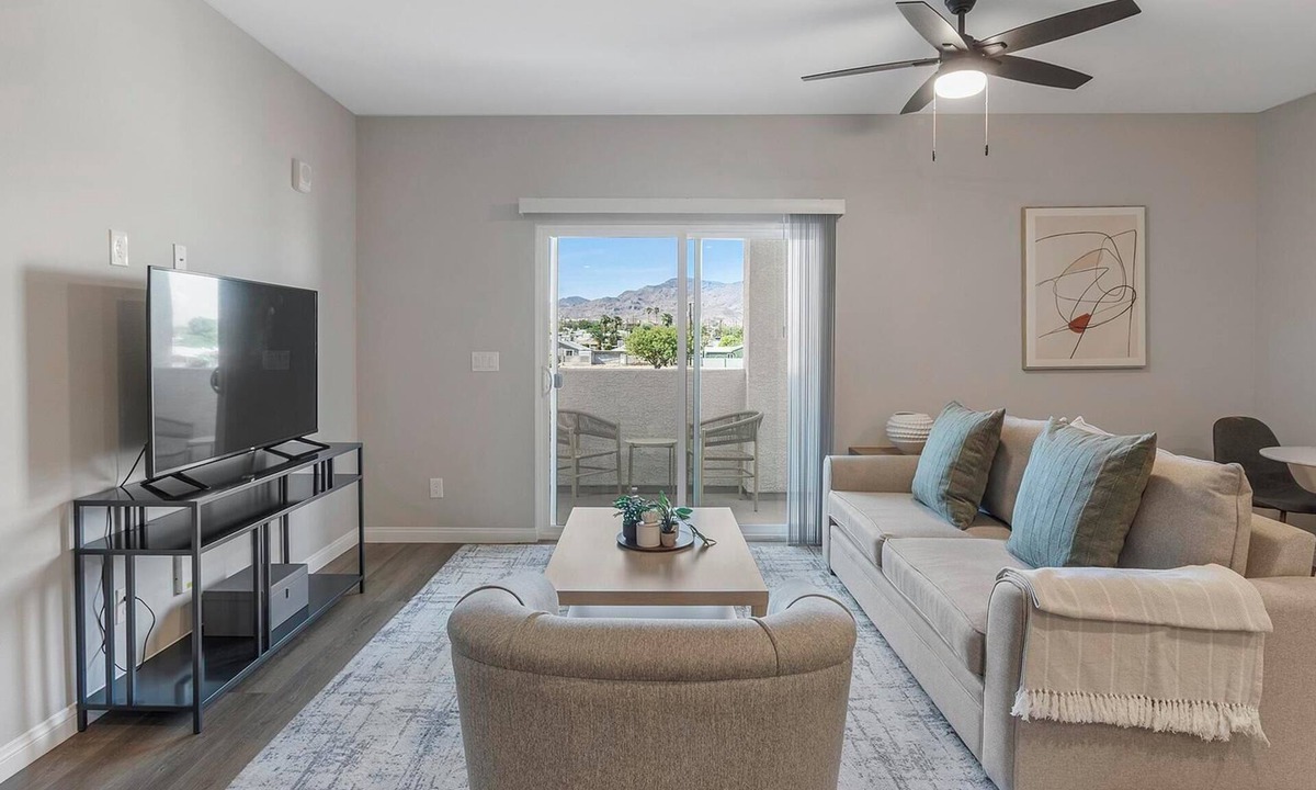 Townsite Apartment | Landing | Beautiful 1BD, Pool, Rooftop Lounge
