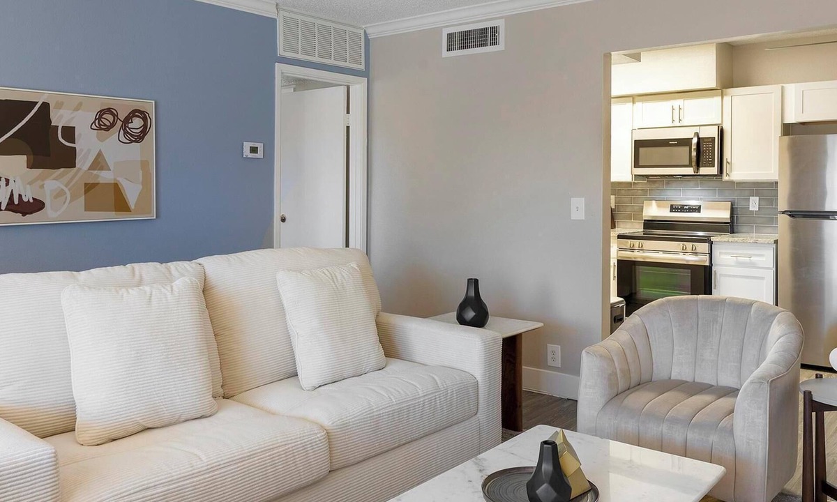 Rancho Oakey Apartment | Landing | Beautiful 1BD, Gym