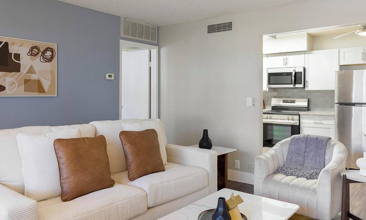 Rancho Oakey Apartment | Landing | Beautiful 1BD, Gym