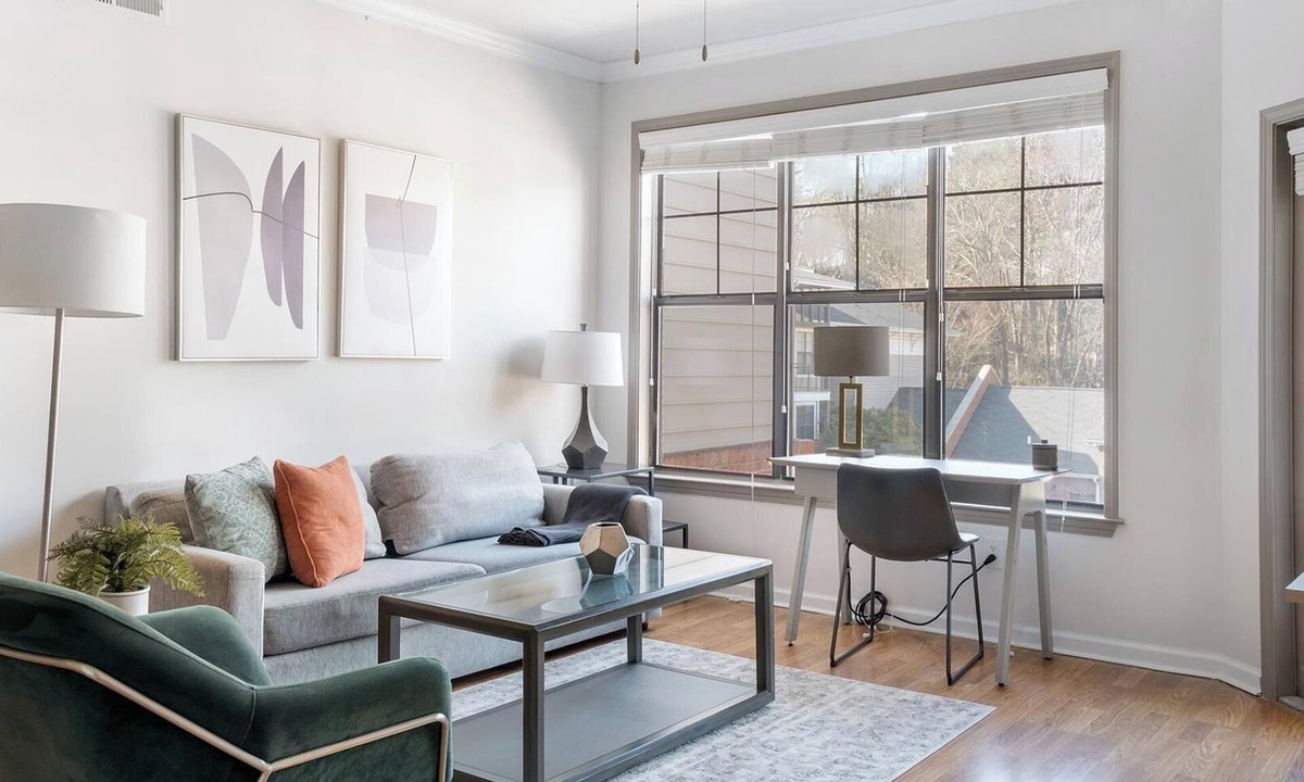Piedmont Heights Apartment | Landing | Beautiful 2BD, Courtyard, Pool