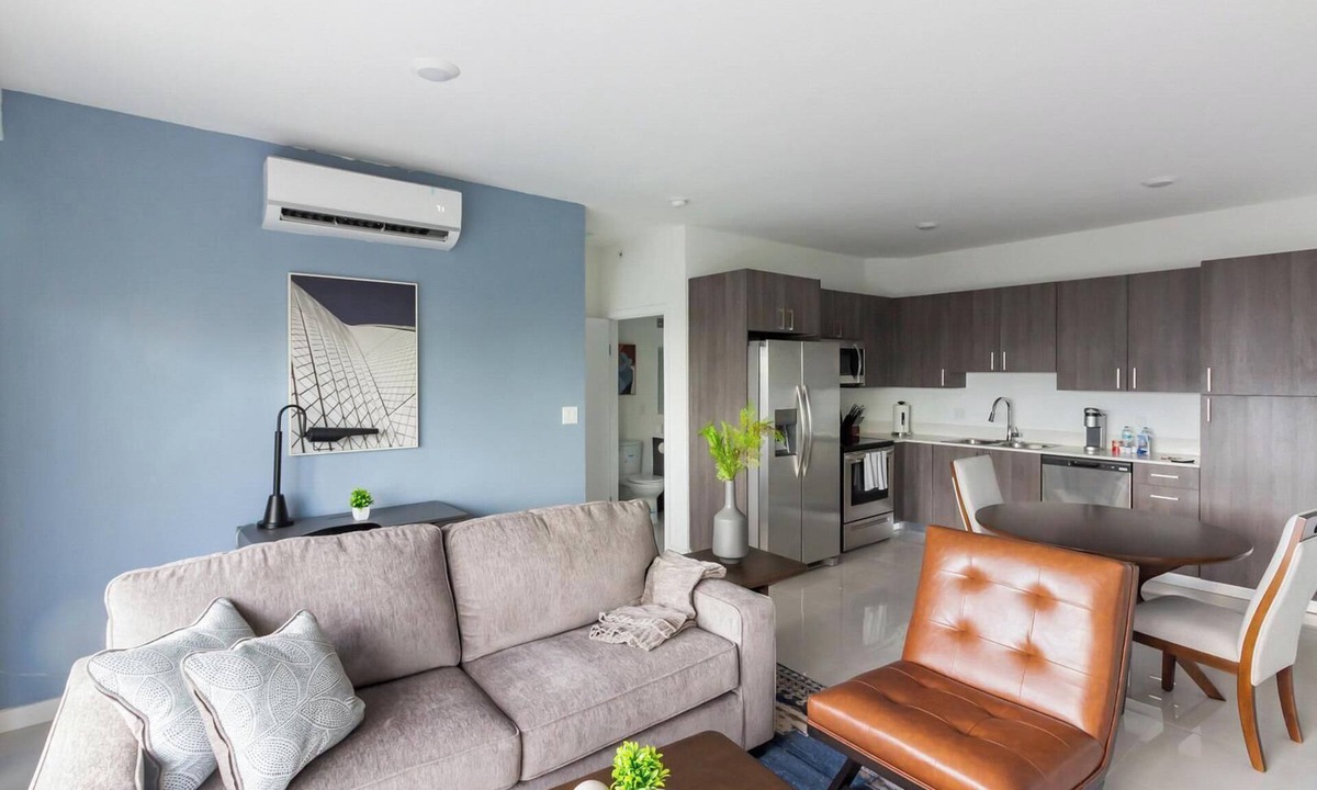 Naranja Apartment | Landing | Beautiful 2BD, Gym, Pool