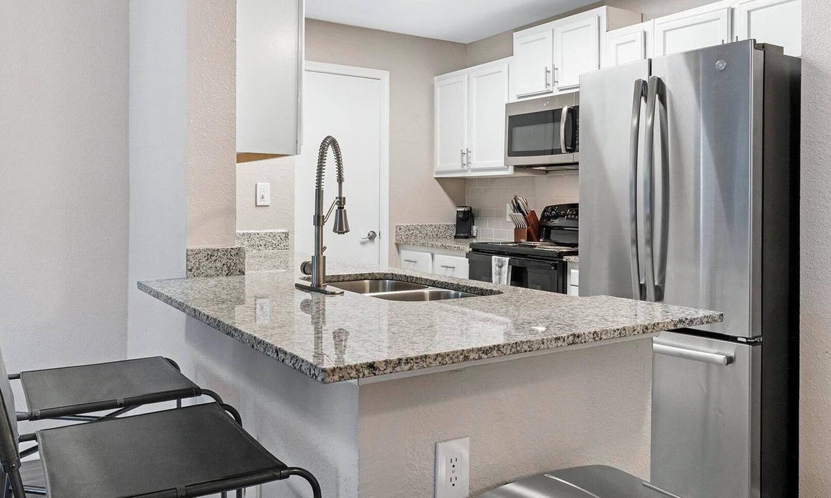 West Oak Hill Apartment | Landing | Beautiful 2BD, Gym