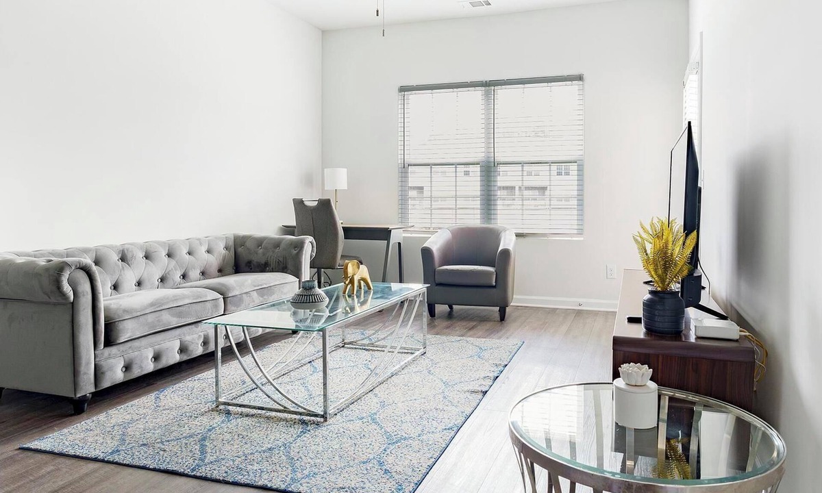 Bloomingdale Apartment | Landing | Beautiful 2BD, Pool, Gym