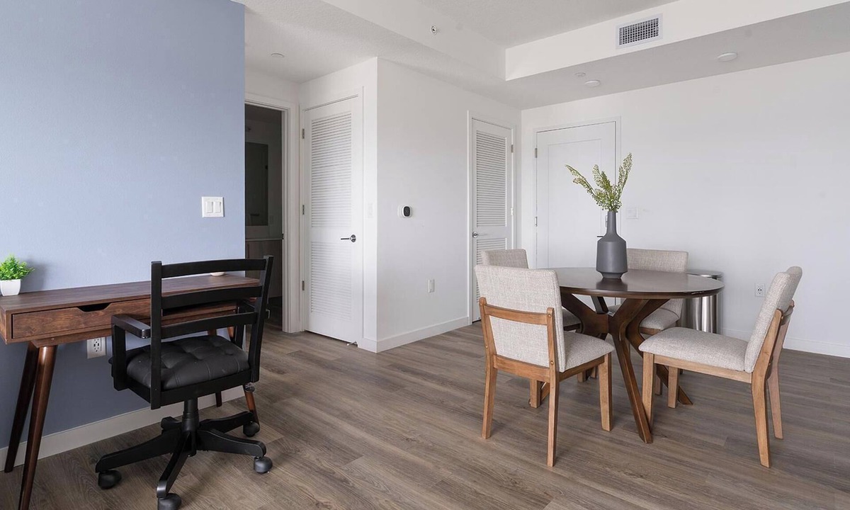 Overtown Apartment | Landing | Beautiful 2BD, Pool