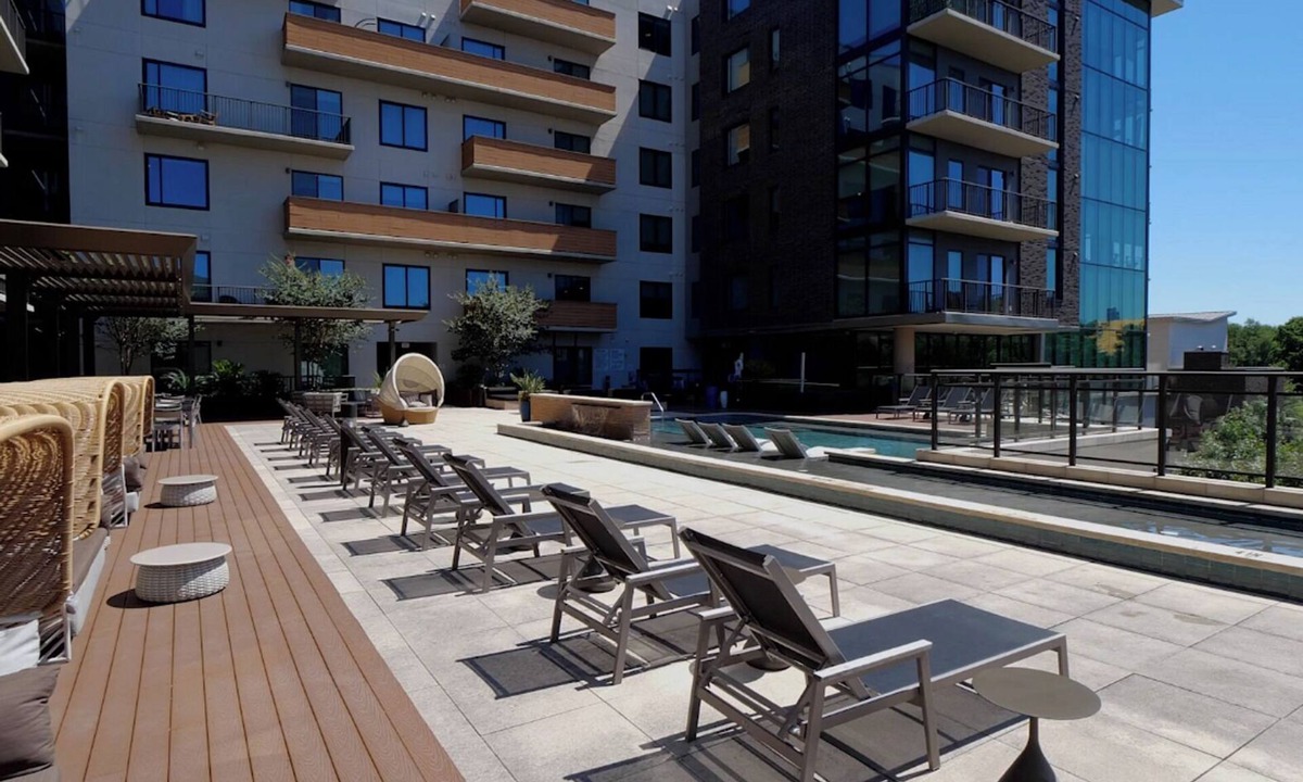Houston Apartment | Landing | Beautiful 2BD, Tennis Court, Gym
