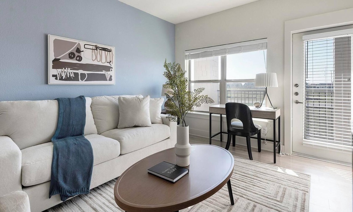 Lockhart Apartment | Landing | Beautiful 2BD, Gym, Clubhouse