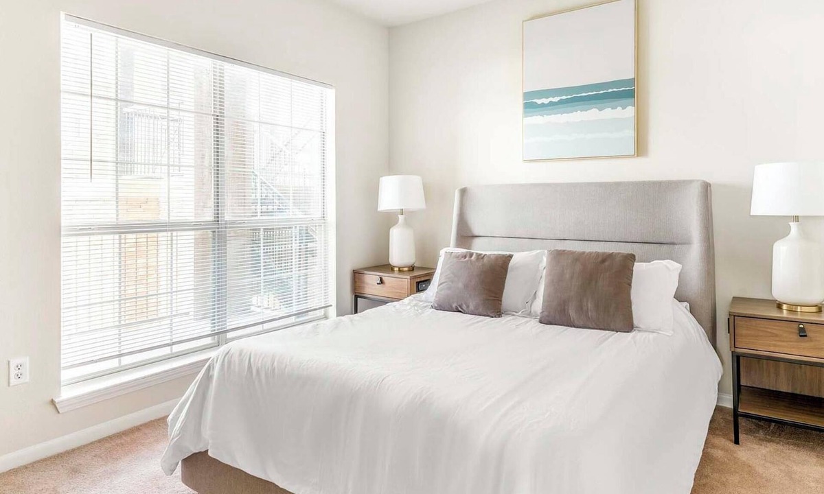 Southbelt/Ellington Apartment | Landing | Beautiful 2BD, Gym, Clubhouse