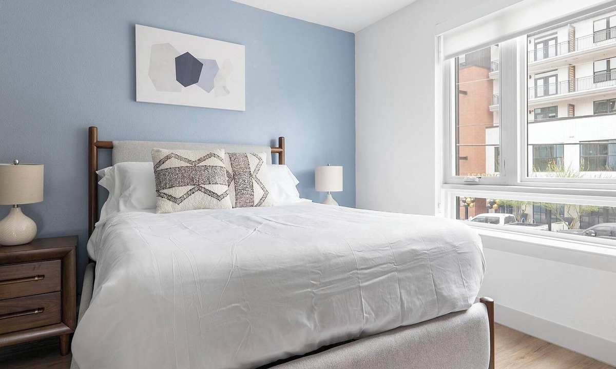 MLK Apartment | Landing | Beautiful Studio, Courtyard, Gym