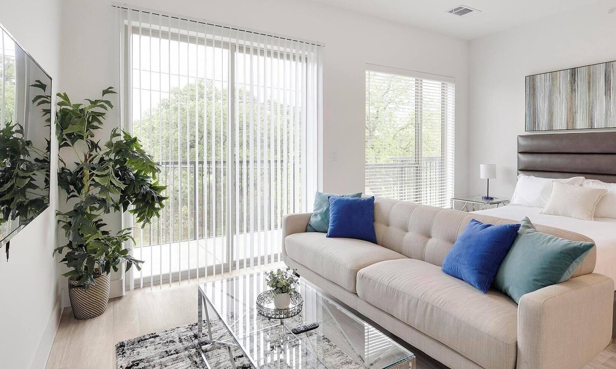 Denton Apartment | Landing | Beautiful Studio, Gym, Courtyard
