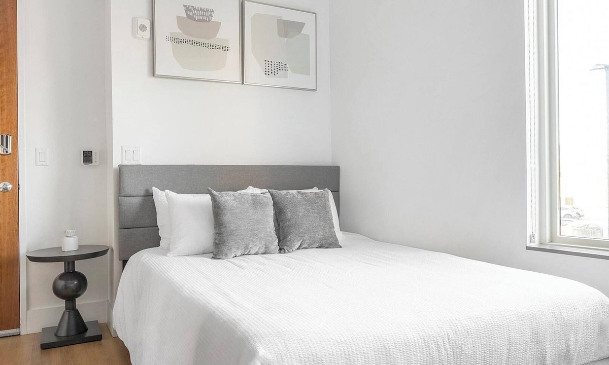 Cherry Creek Apartment | Landing | Beautiful Studio, Rooftop Lounge