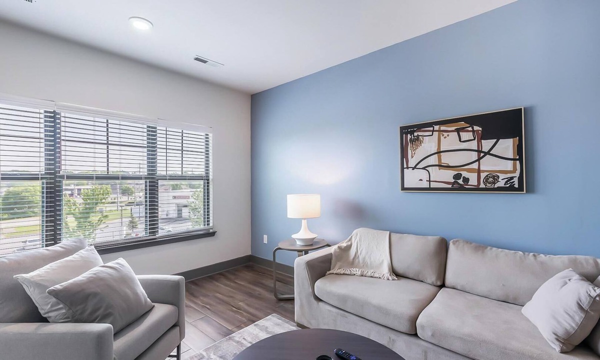 Hurstbourne Apartment | Landing | Chic 1BD, Clubhouse, Gym