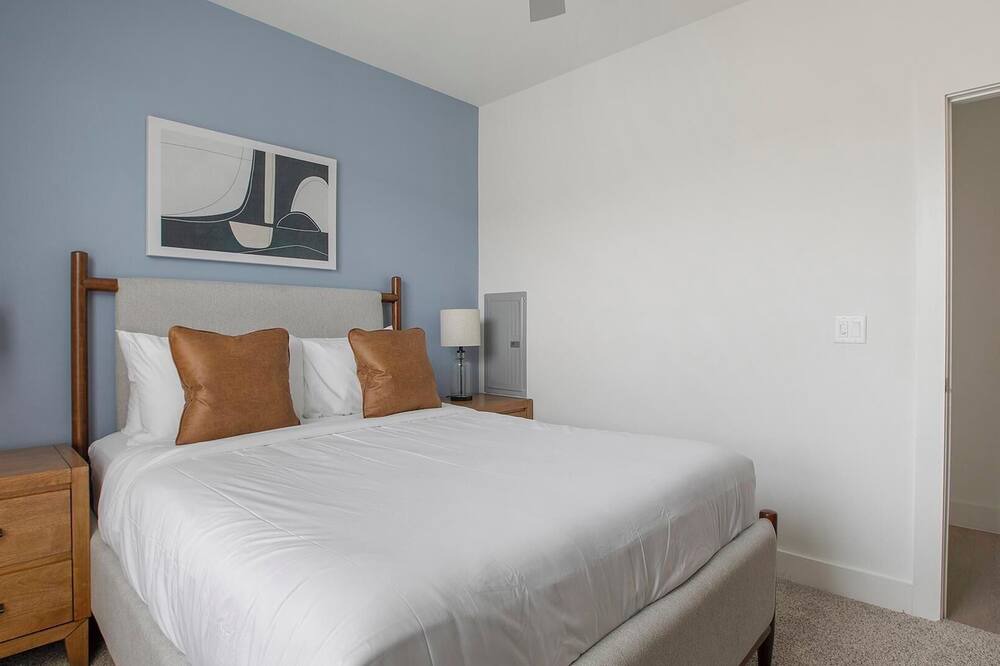 Melissa Apartment | Landing | Chic 1BD, Clubhouse
