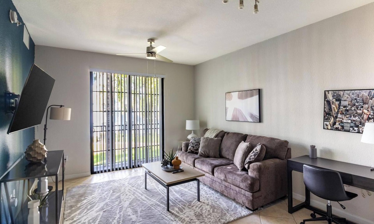 Miramar Apartment | Landing | Chic 1BD, Clubhouse, Gym