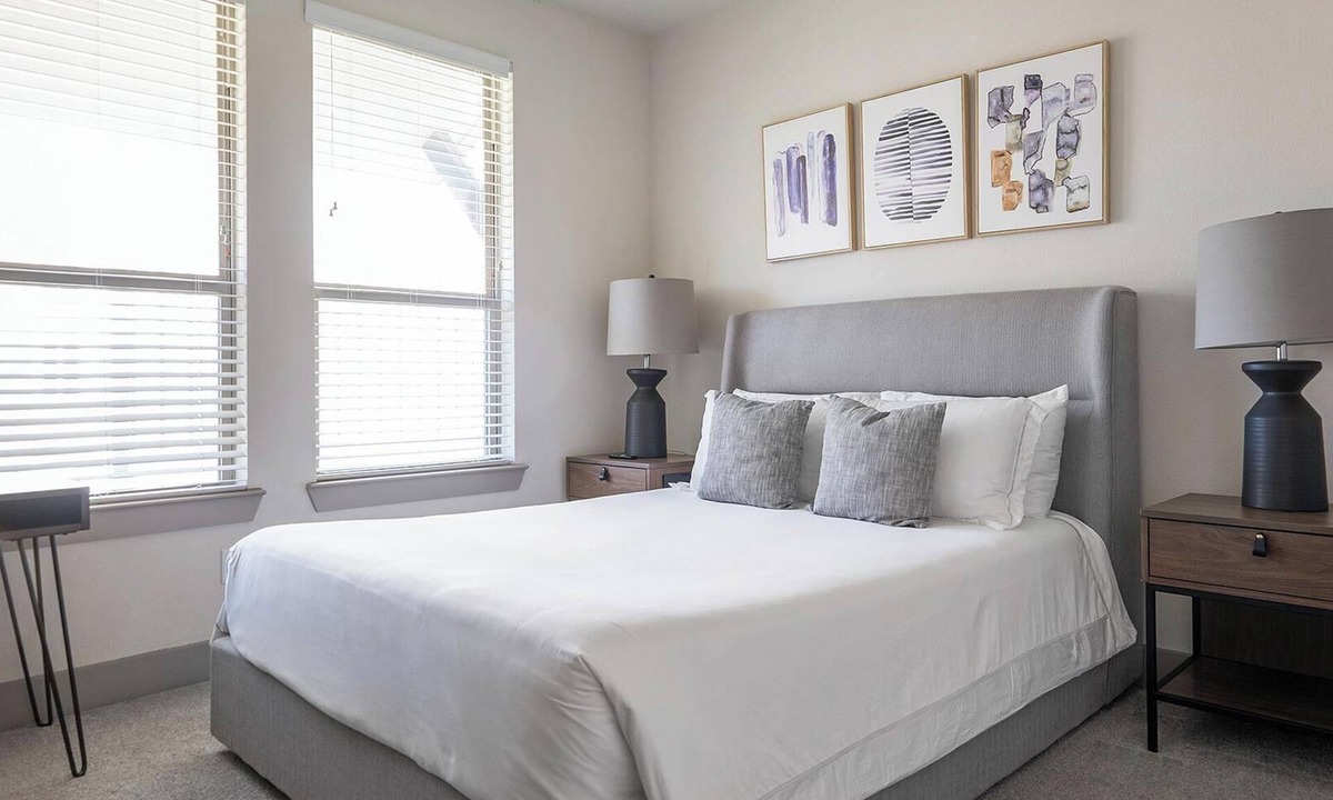 Manor Apartment | Landing | Chic 1BD, Clubhouse, Pool