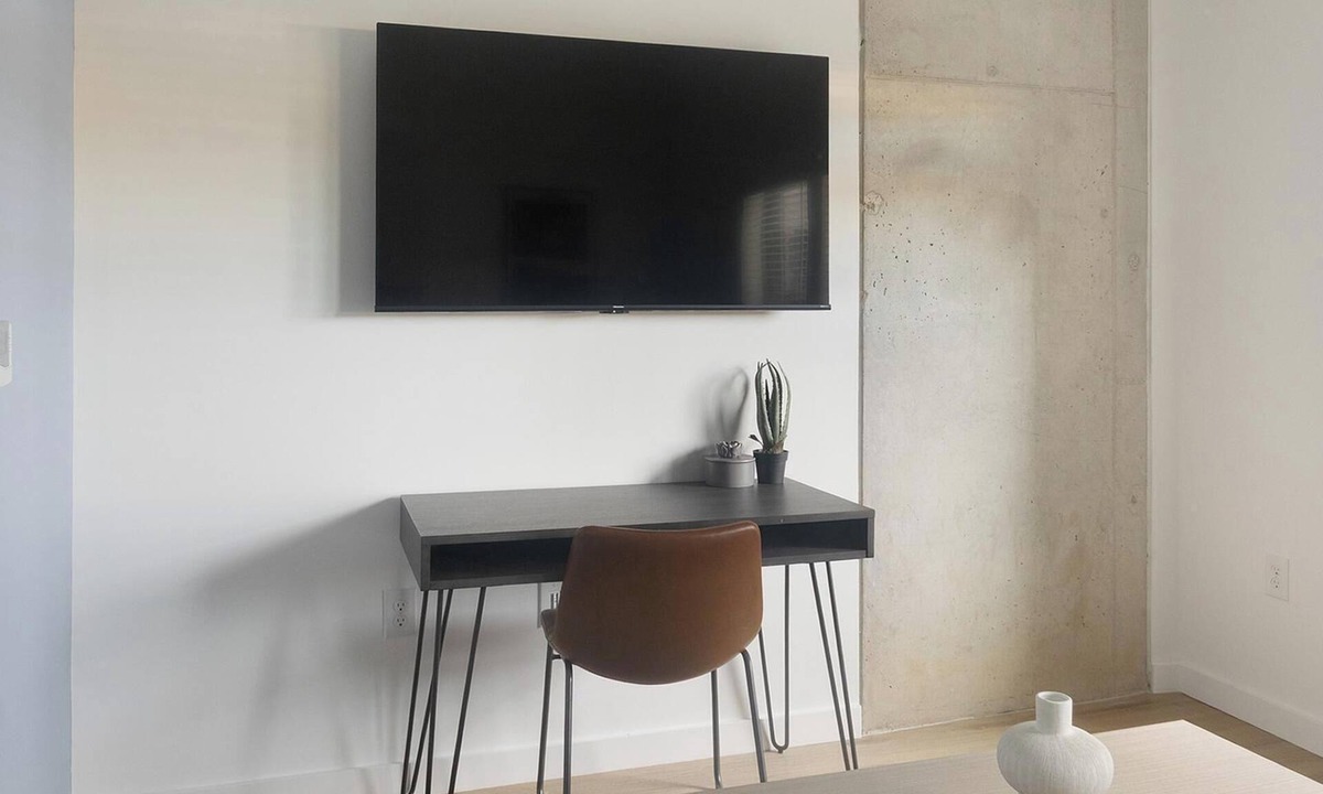 Chapel Hill Apartment | Landing | Chic 1BD, Courtyard, Gym
