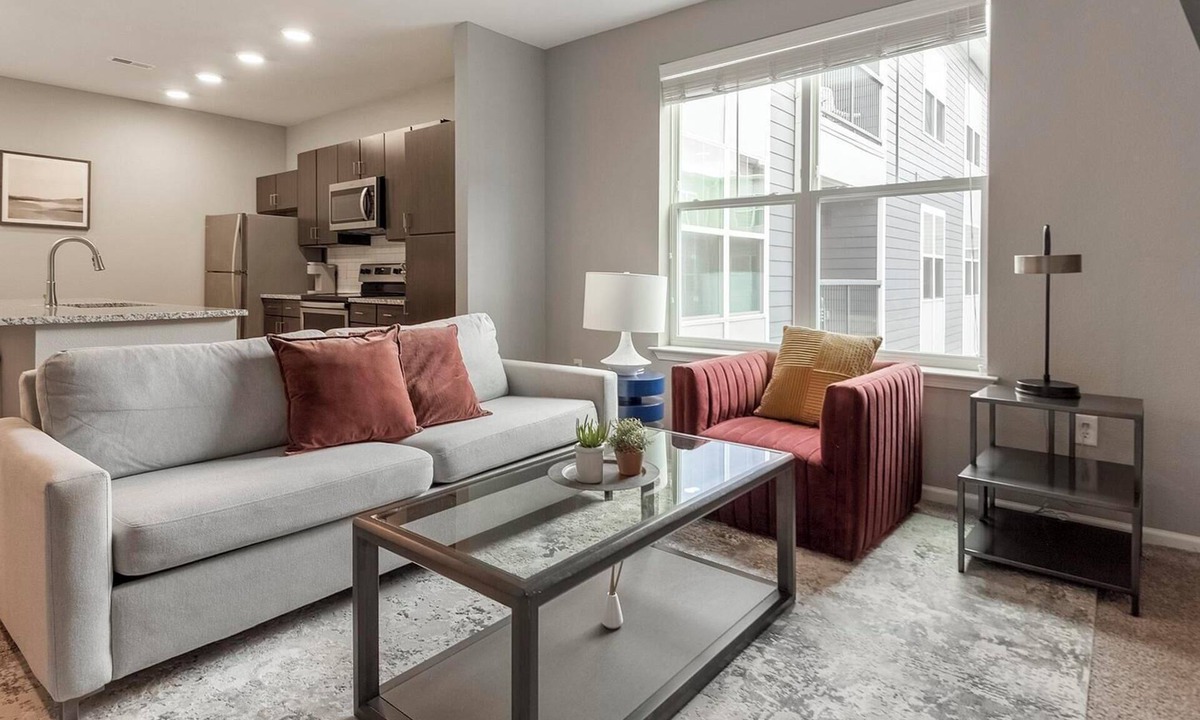 Chesterfield Apartment | Landing | Chic 1BD, Gym, Courtyard