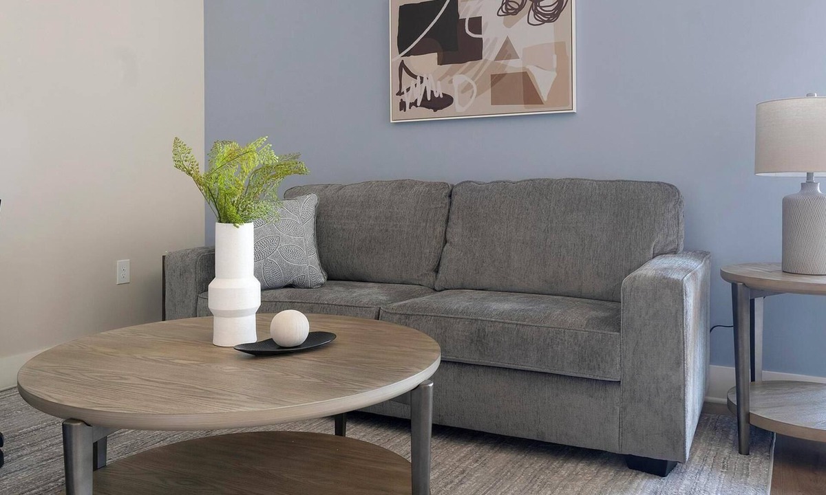 Oakwood Apartment | Landing | Chic 1BD, Gym, Pool