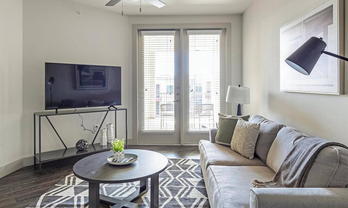 Vickery Meadow Apartment | Landing | Chic 1BD, Gym, Pool