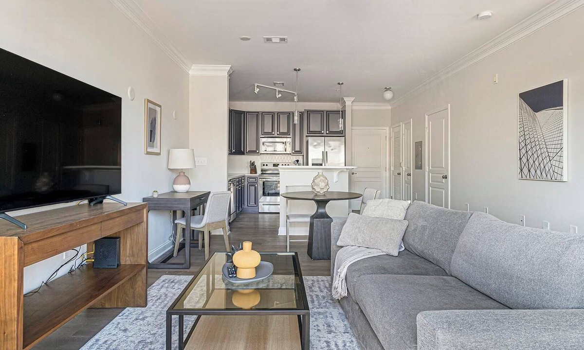 Cary Apartment | Landing | Chic 1BD, Gym, Pool
