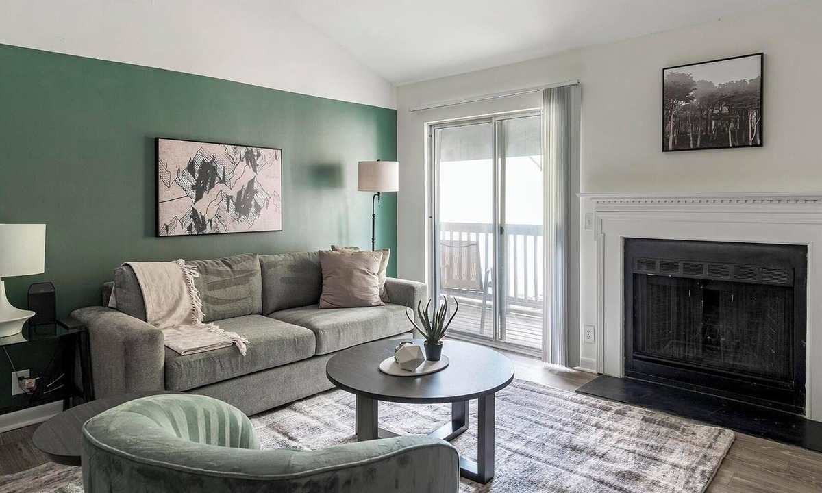 Green Hills Apartment | Landing | Chic 1BD, Gym, Pool