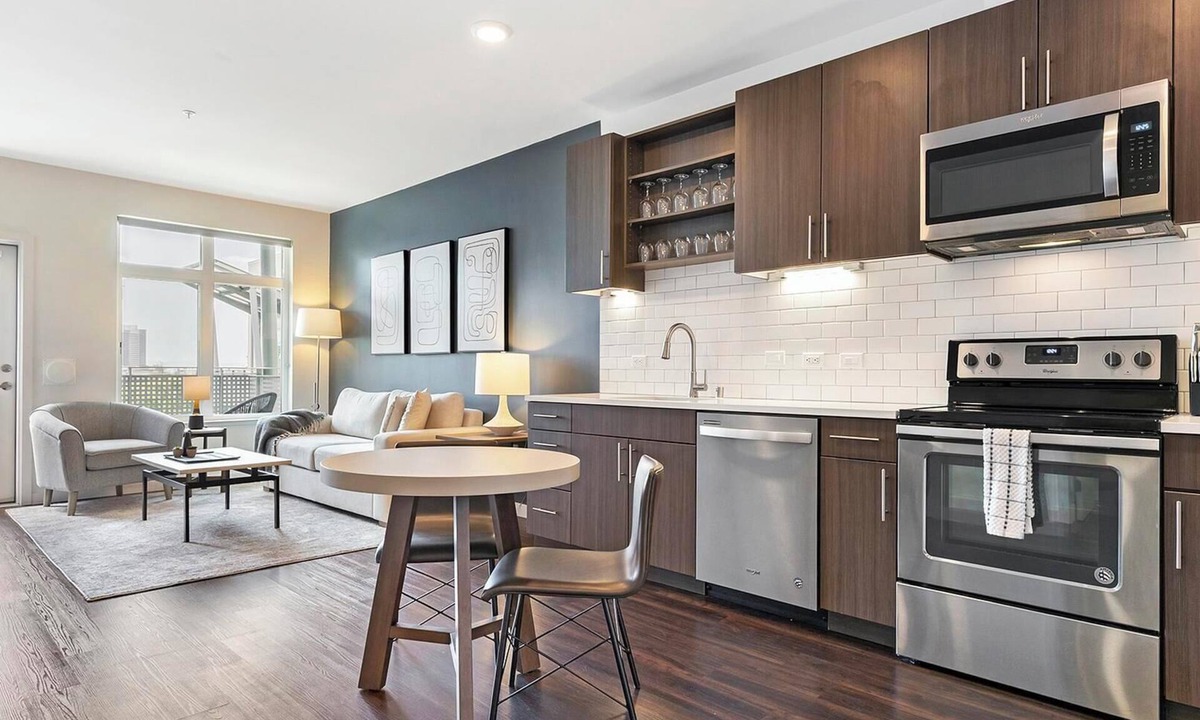 Red Oak Apartment | Landing | Chic 1BD, Gym