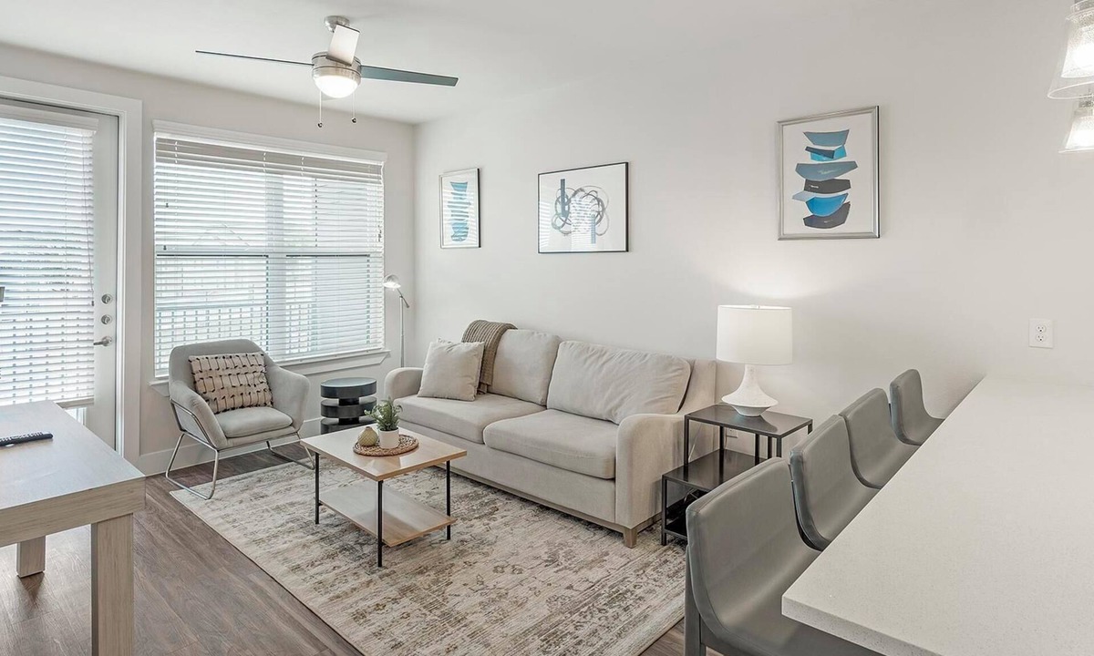 Wetmore Apartment | Landing | Chic 1BD, Pool, Gym