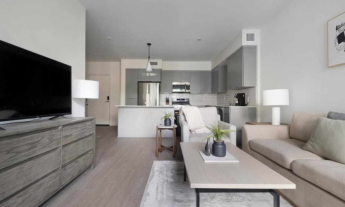 Rhodes Ranch Apartment | Landing | Chic 1BD, Gym, Courtyard