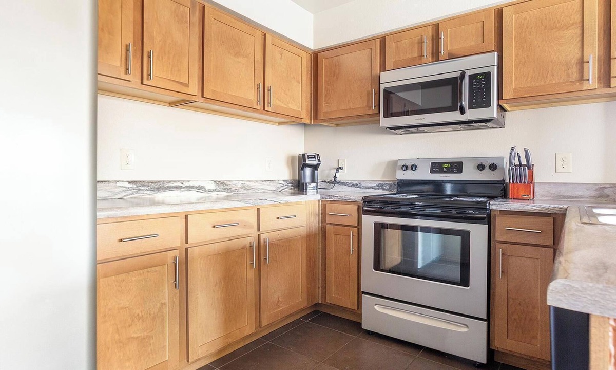 Jenks Apartment | Landing | Chic 2BD, Clubhouse, Courtyard