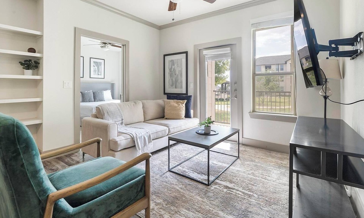 Manor Apartment | Landing | Chic 2BD, Courtyard, Pool