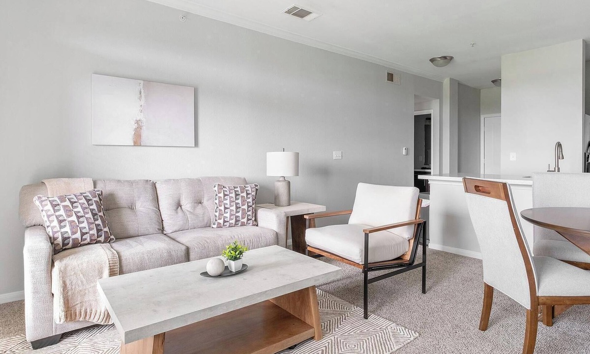 Atascocita Apartment | Landing | Chic 2BD, Gym, Clubhouse