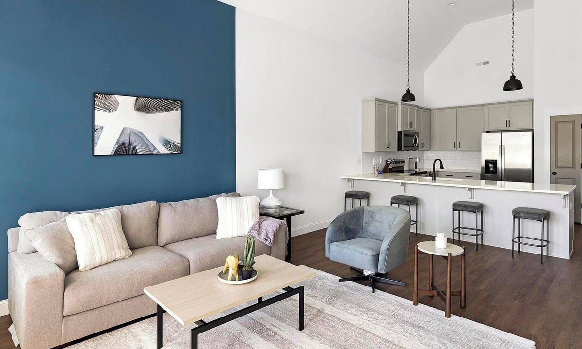 Athens Apartment | Landing | Chic 2BD, Gym, Clubhouse