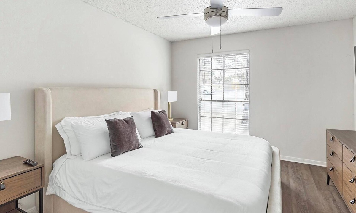 Denton Apartment | Landing | Chic 2BD, Gym, Courtyard