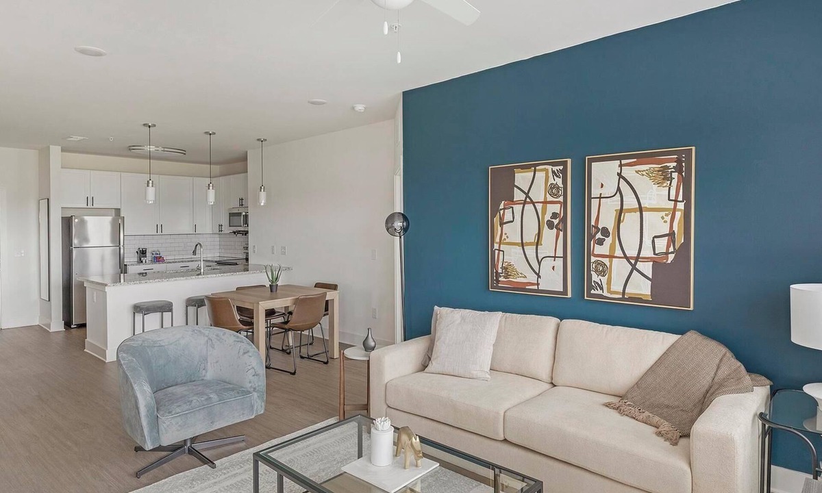 Athens Apartment | Landing | Chic 2BD, Gym, Pool