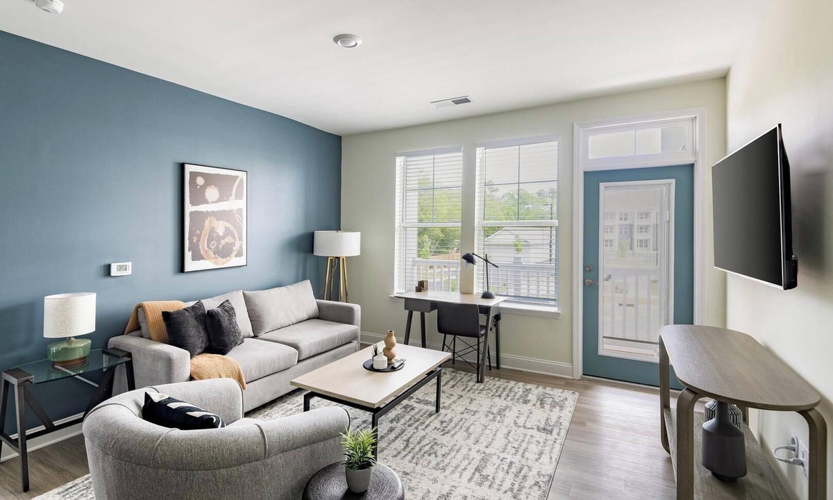 Wilmington Apartment | Landing | Chic 2BD, Gym, Pool