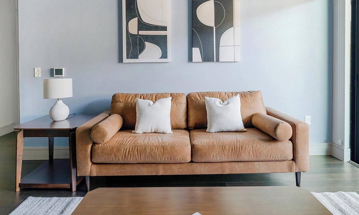 Houston Apartment | Landing | Chic 2BD, Gym, Tennis Court