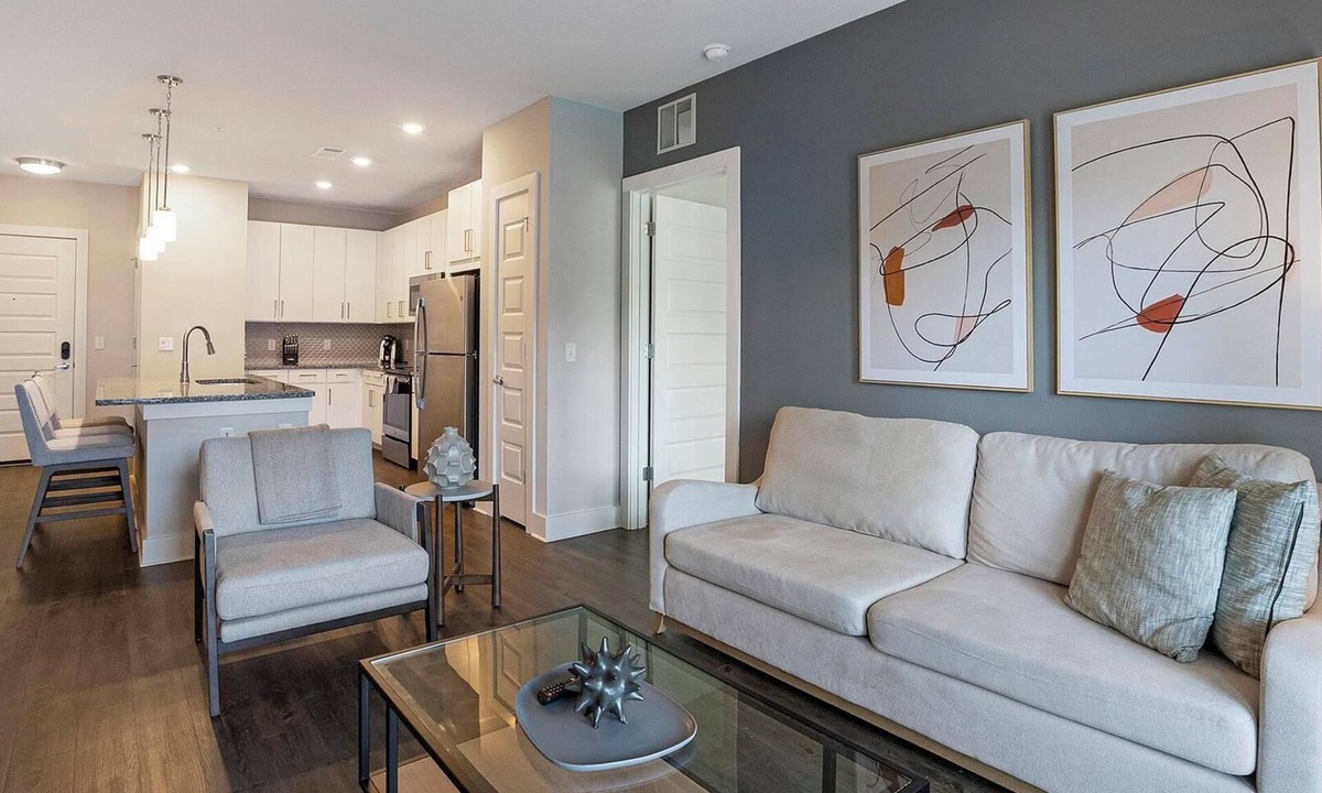 West Oak Hill Apartment | Landing | Chic 2BD, Gym
