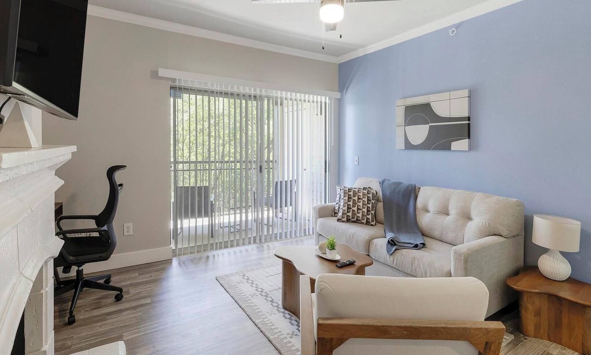 Fort Worth Apartment | Landing | Chic 2BD in Cityview