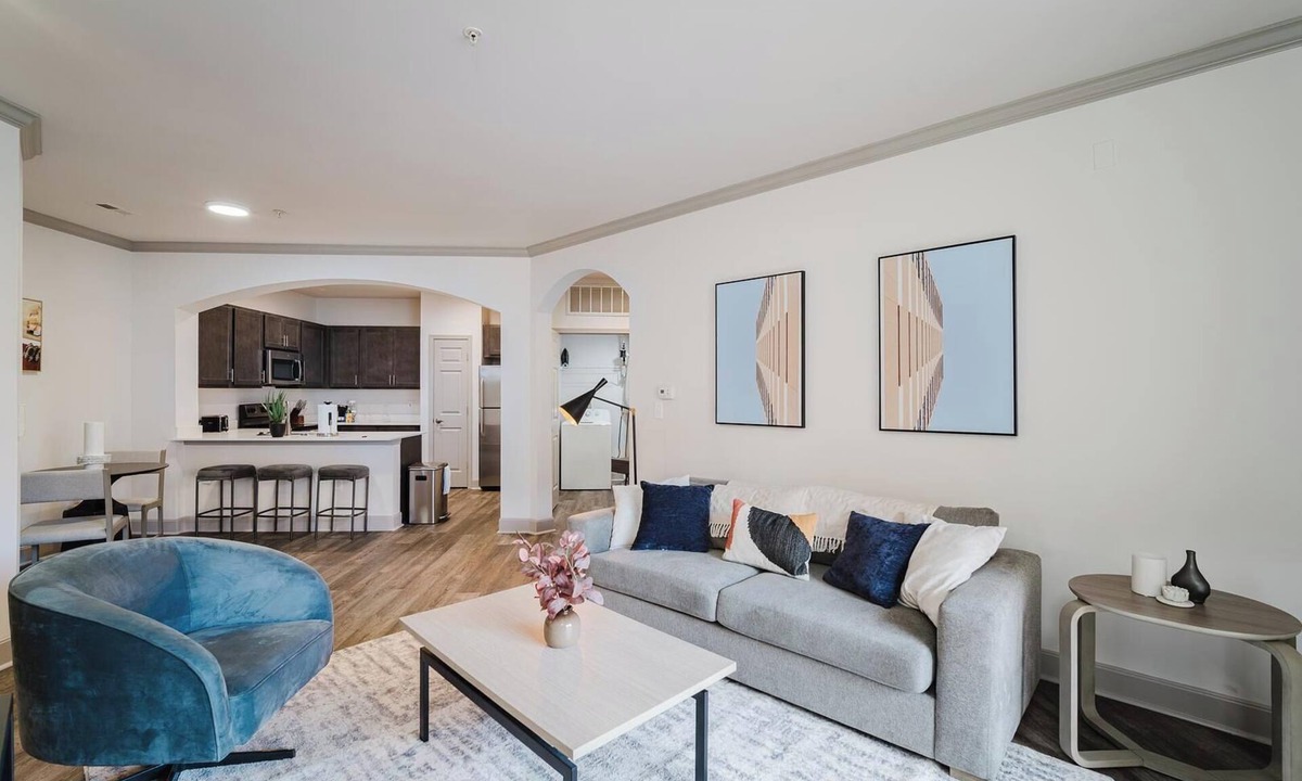 Corryville Apartment | Landing | Chic 2BD, Pool, Gym